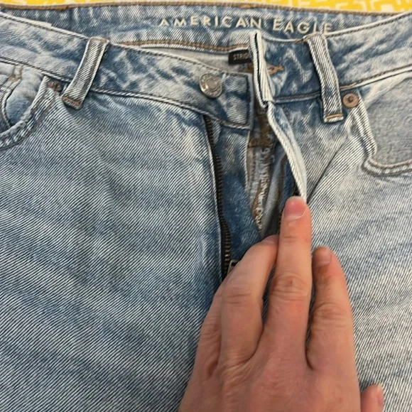 American eagle mom jeans size 6 short - Picture 4 of 8